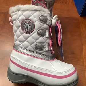NWB-Toddler Girls Totes Star Winter Snow Boots